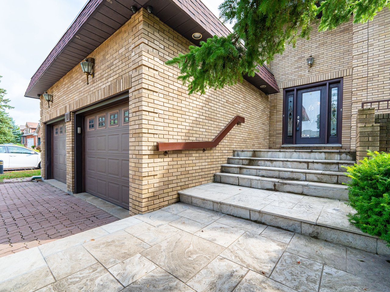 101 Leyburn Ave