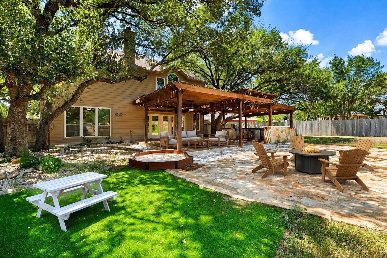 1801 Shooting Star Cove