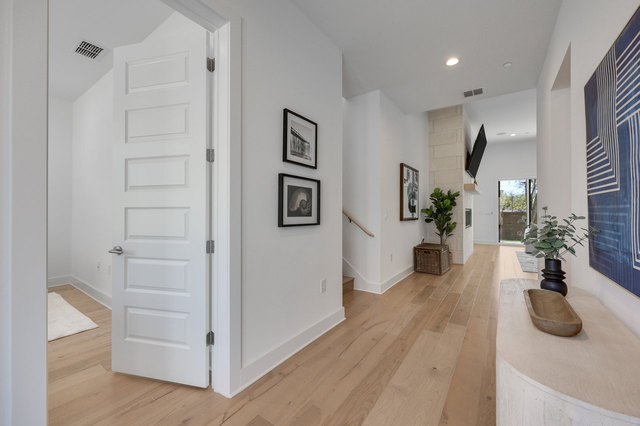 4011 Independent WAY