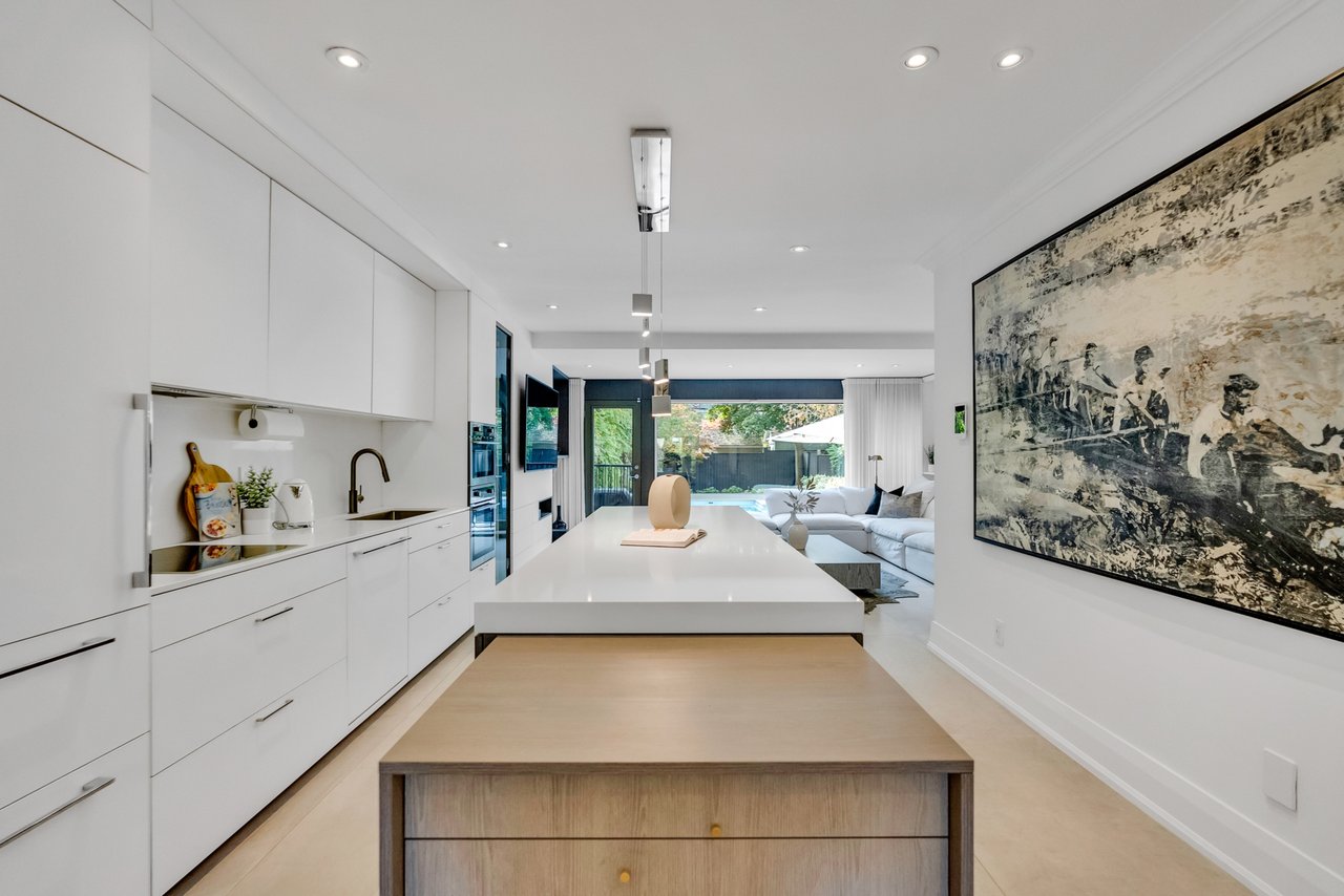 Gorgeous Upgraded Residence