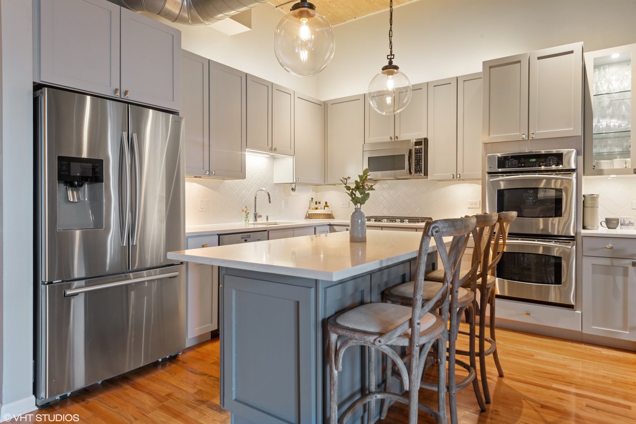  758 N Larrabee St Unit 821
