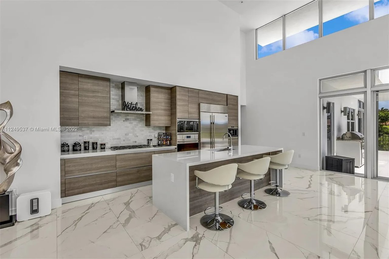 16672 S Botaniko Dr S