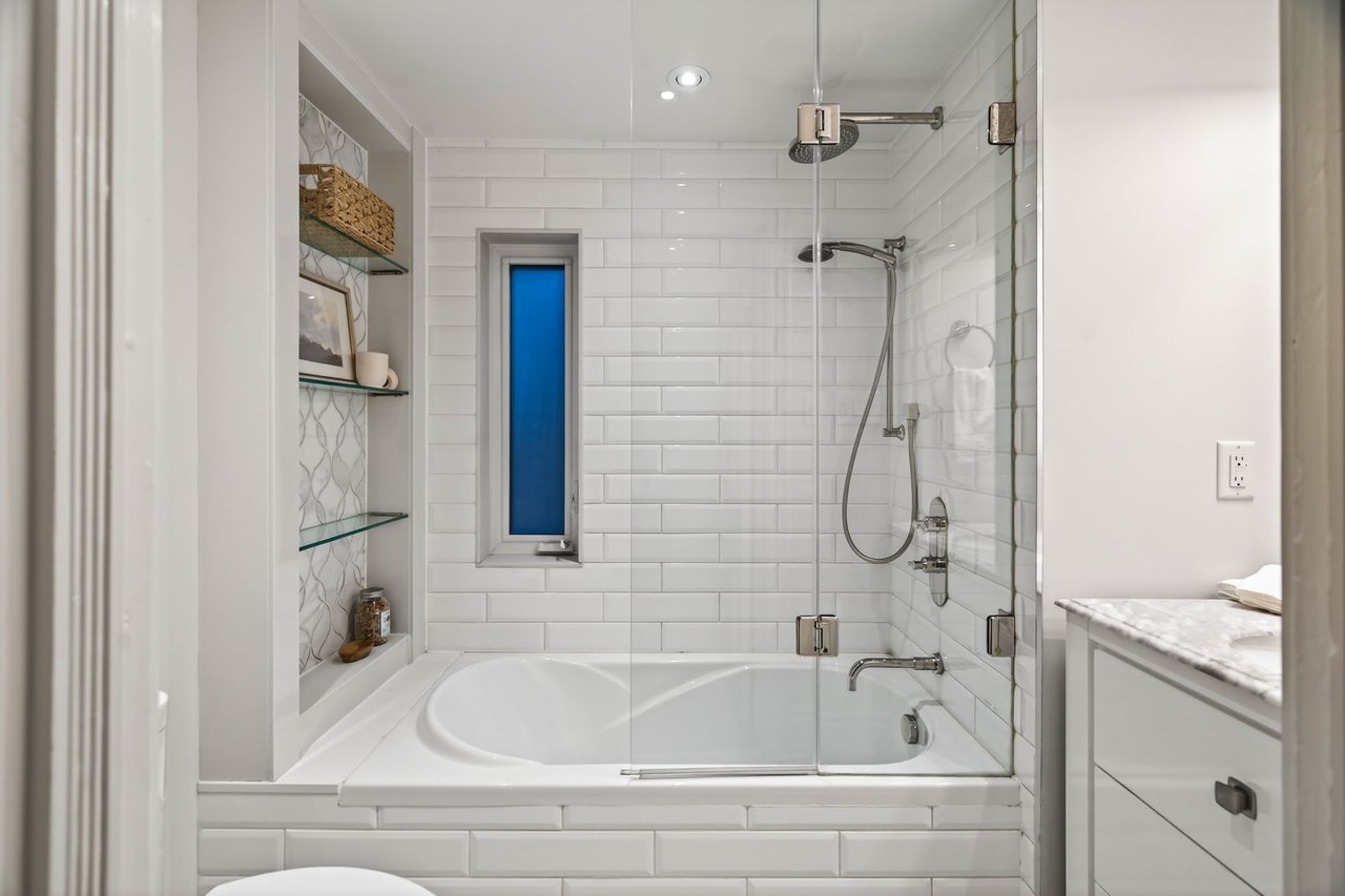 Standout Residence In Coveted Summerhill