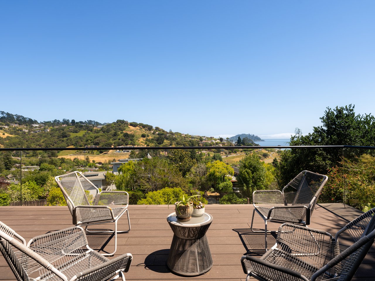 Stunning View Residence Built in 2015
