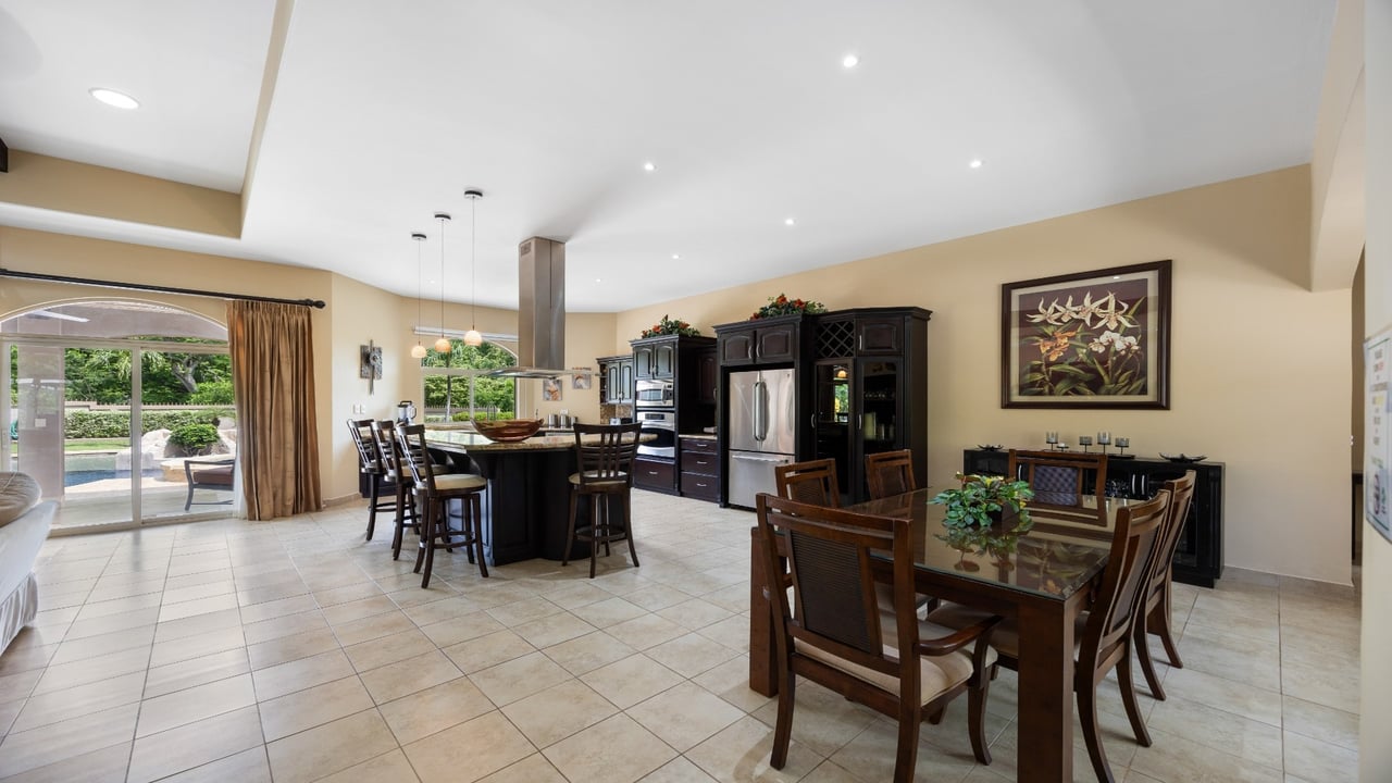 Exquisite Estate in Catalina Cove – Walk to the Beach, Live the Dream
