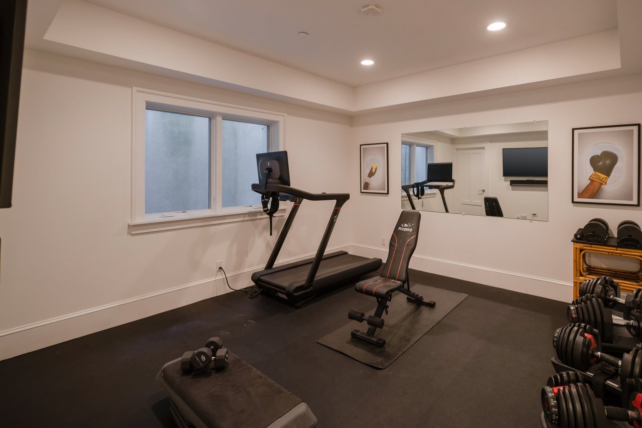 Sophisticated Coastal Design in Rustic Canyon