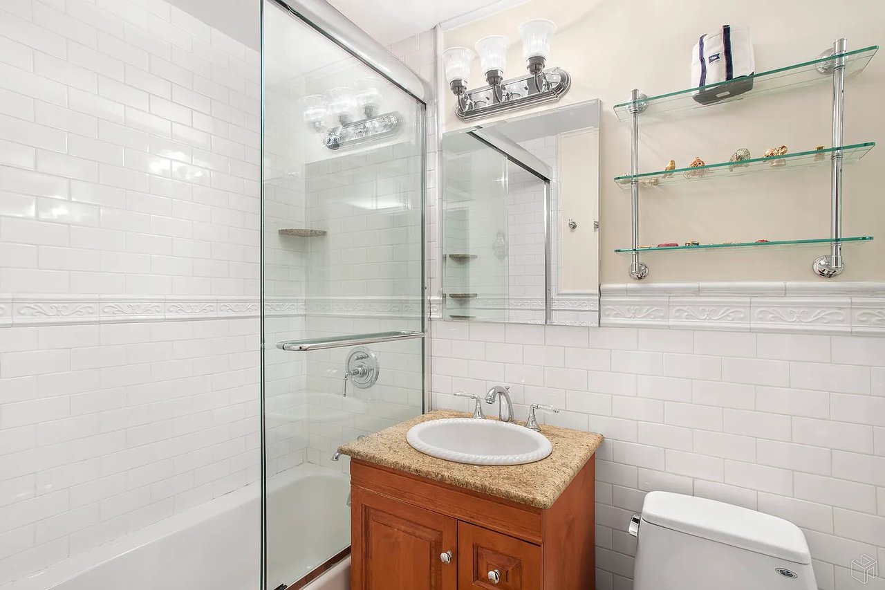 15 W 72nd St APT 6P