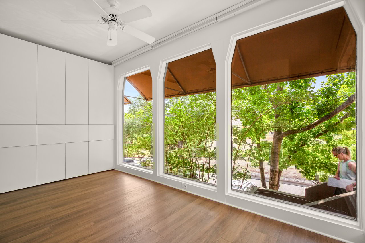 1111 W 12th