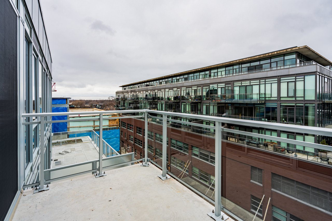 507-665 Queen St E 