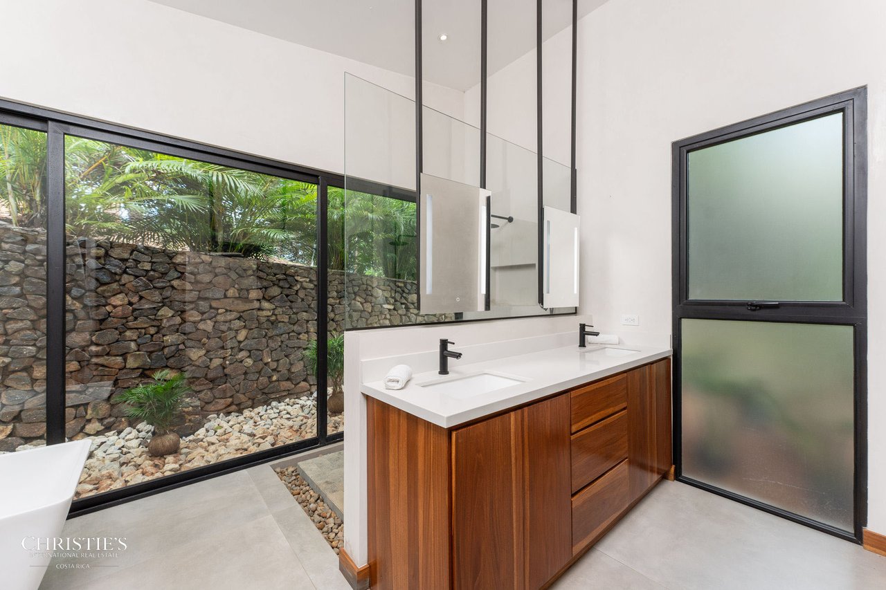 Casa Lola – Contemporary Beachside Oasis in Playa Grande