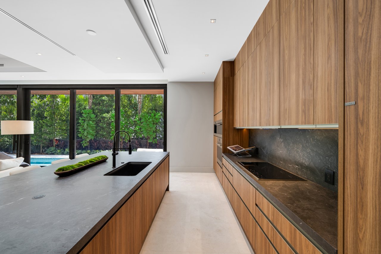 262 189th Terrace