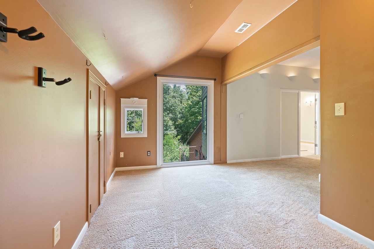 One-of-a-Kind Huntsville Retreat