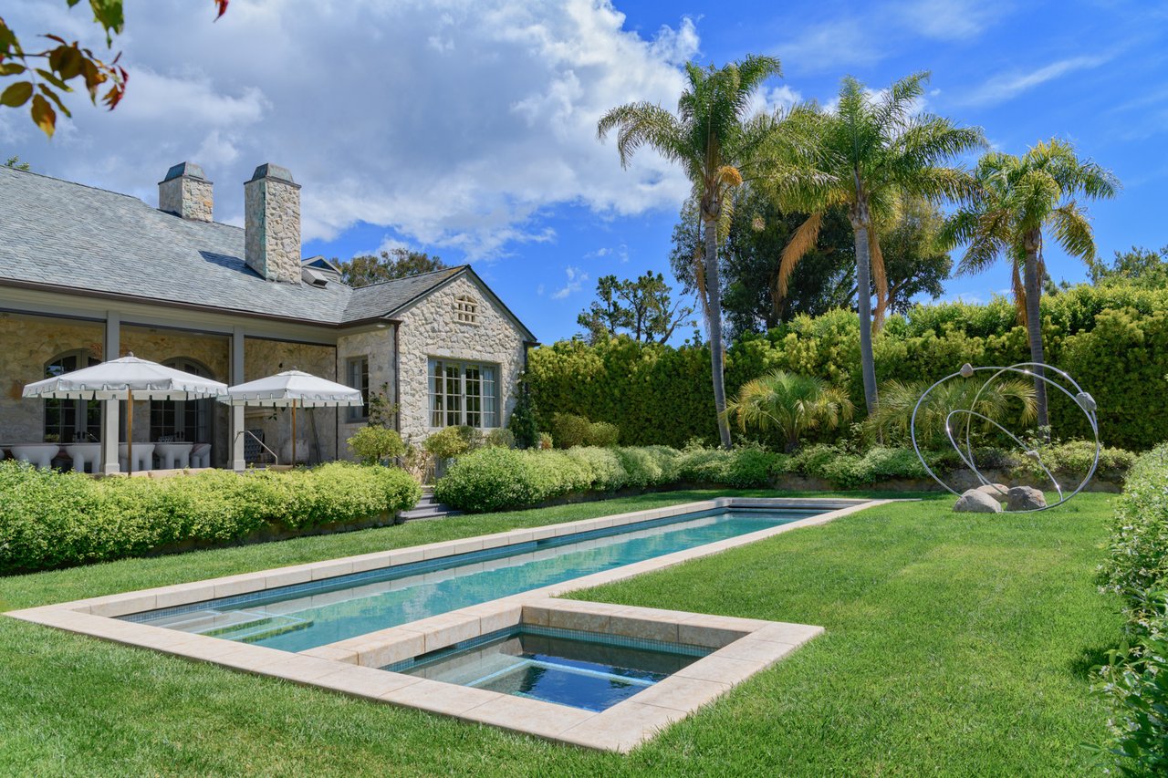 6625 Zumirez Dr