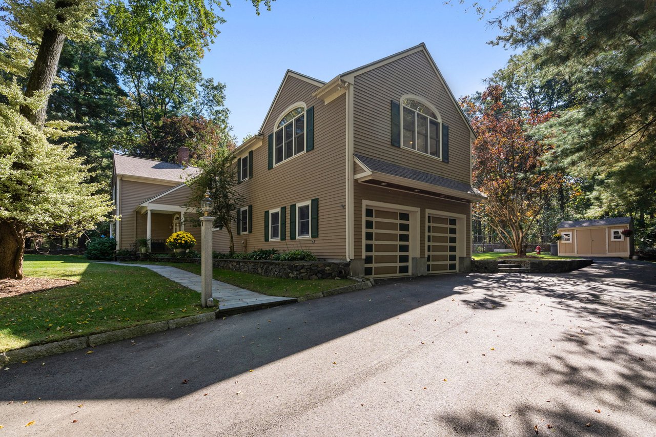 4 Leslie Rd