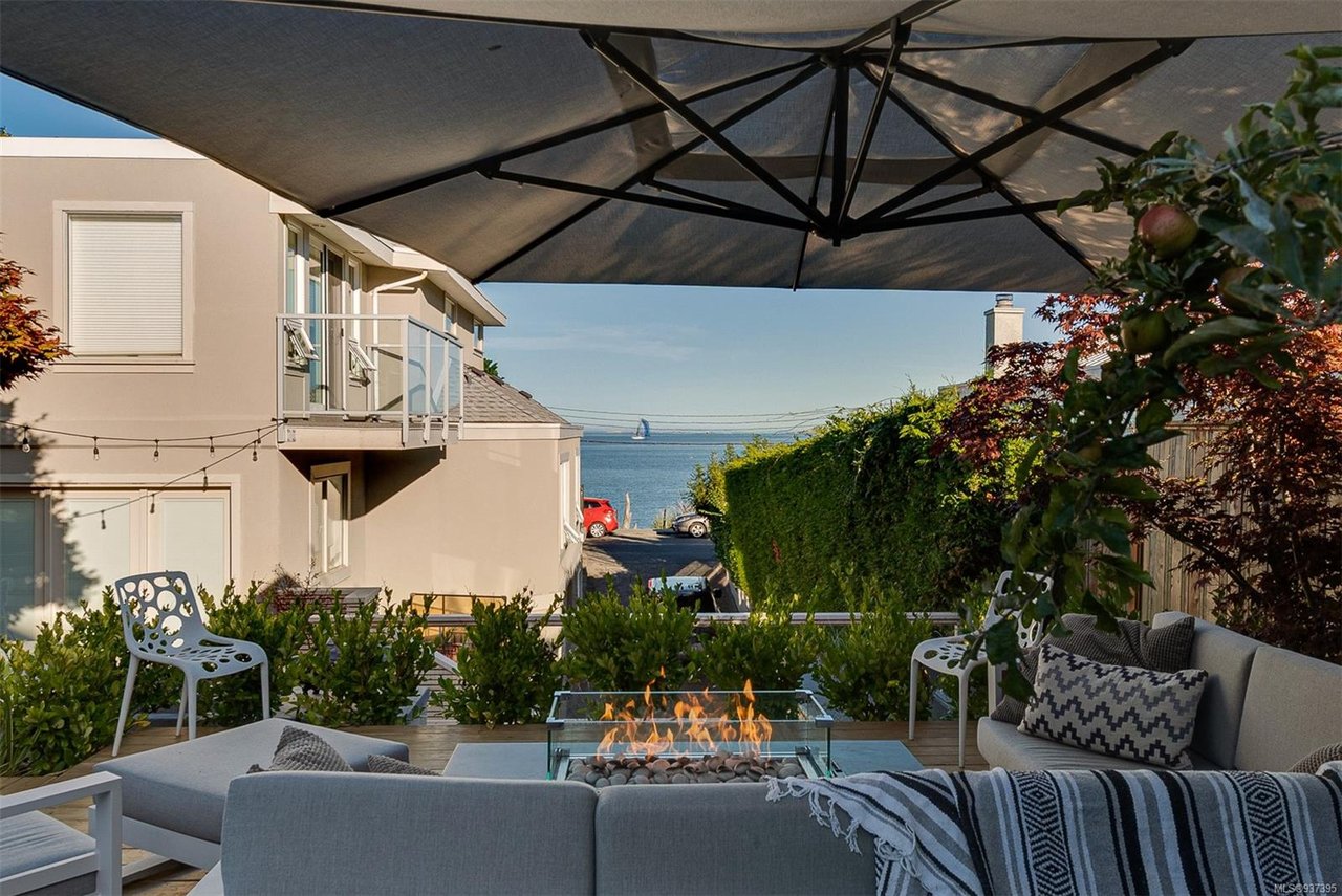2378 Esplanade