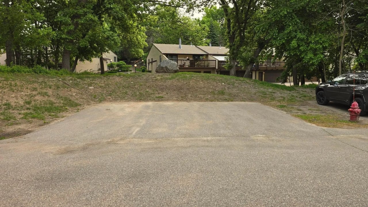172 River Woods Ln