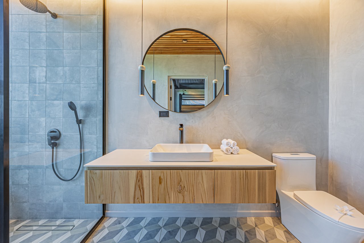 Cascada de Luz - A Magnificent Luxury Home Above the Surf Waves