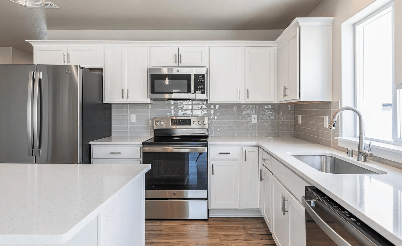 1415 Della Ave