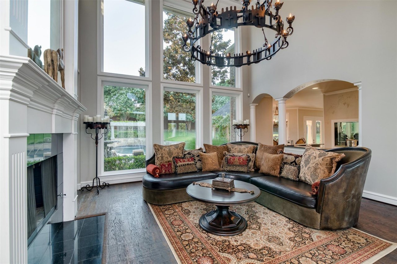 Exquisite Estate On 2.5 Acres - Heath, TX