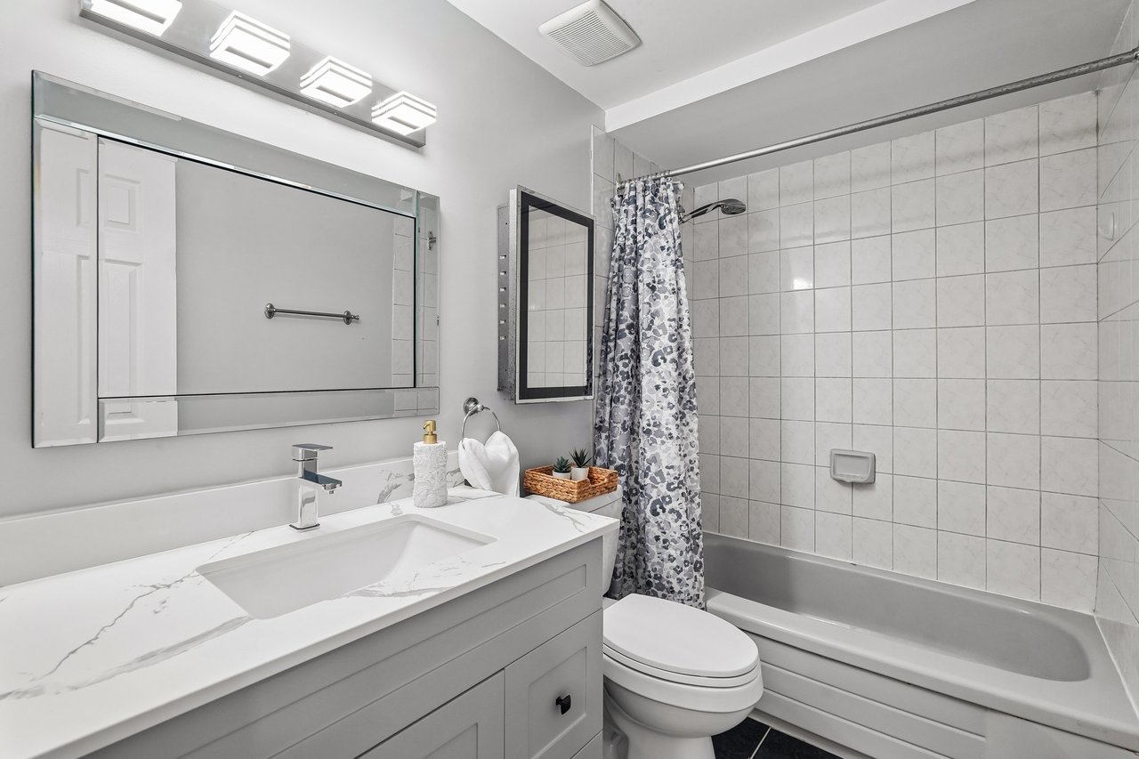 Move-in ready in the heart of Glen Abbey