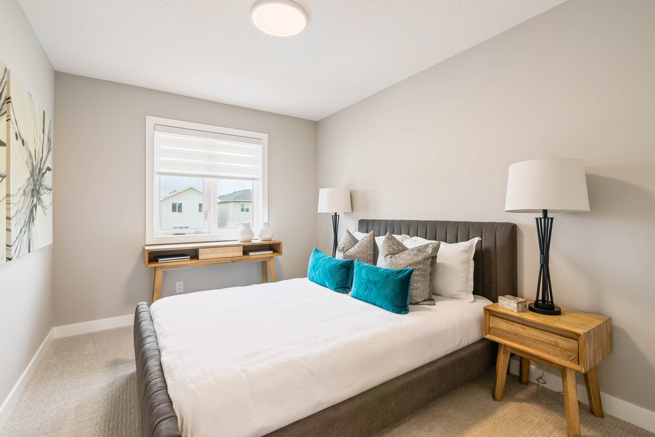 215 Belvedere Crescent SE
