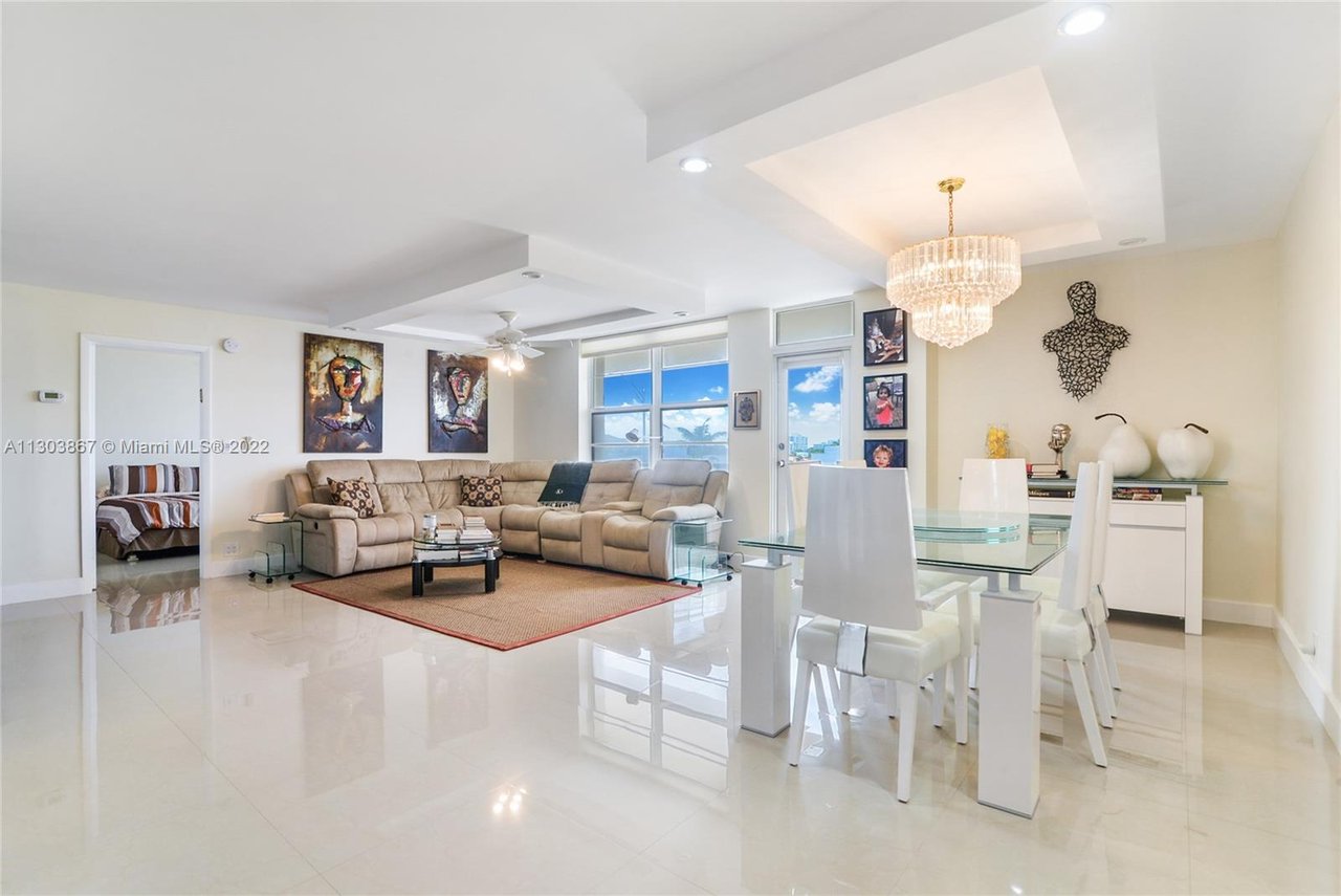 9500 Oceans Condo, Unit 309