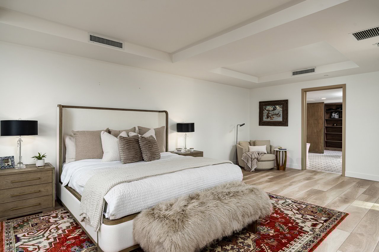 6803 E MAIN Street, 5511