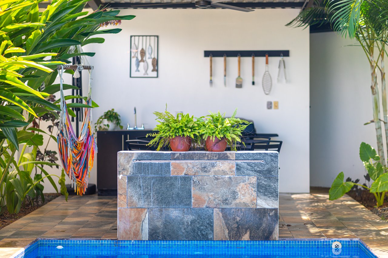 Modern 3 Bedroom Home - Walking distance to it all!