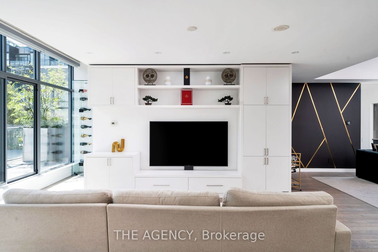 KING WEST LUXURY 