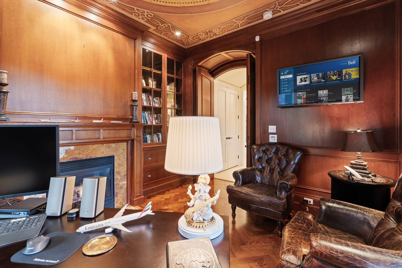 1081 Argyle Drive, Oakville