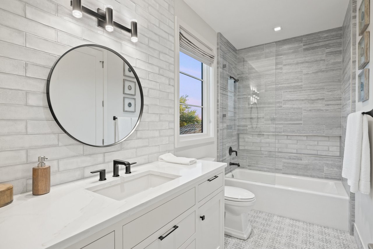 Lake Travis Waterfront