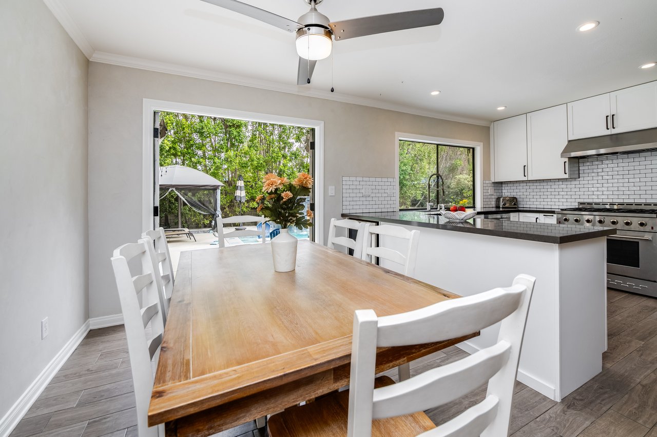 24417 Clipstone St, Woodland Hills 