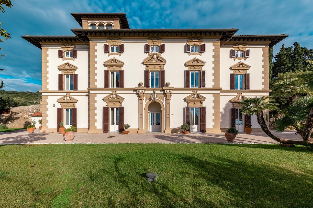 Breathtaking Villa with Contemporary Style on the Southern Coast of Tuscany