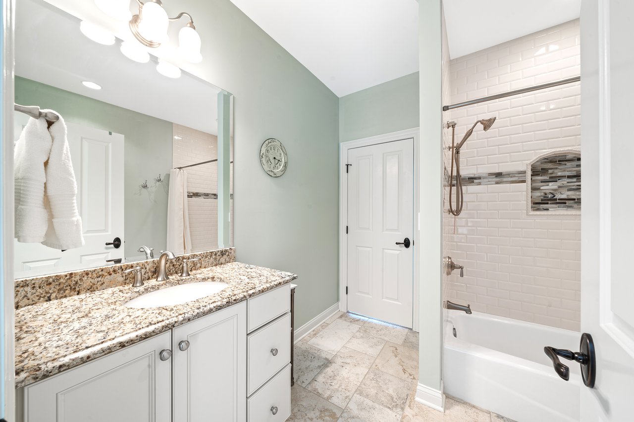 N2224 Bonnie Brae Lane