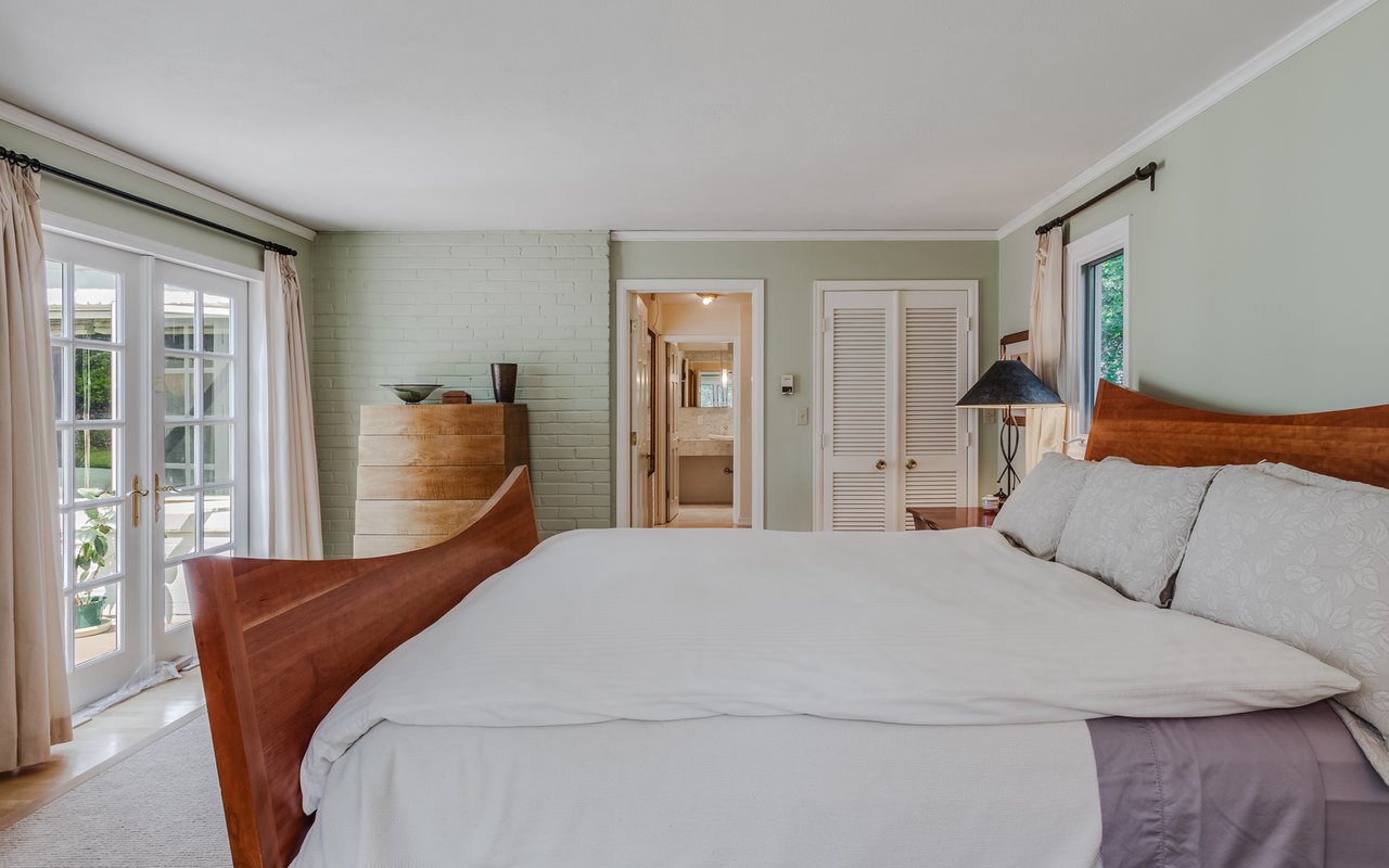 1500 Mariposa Avenue