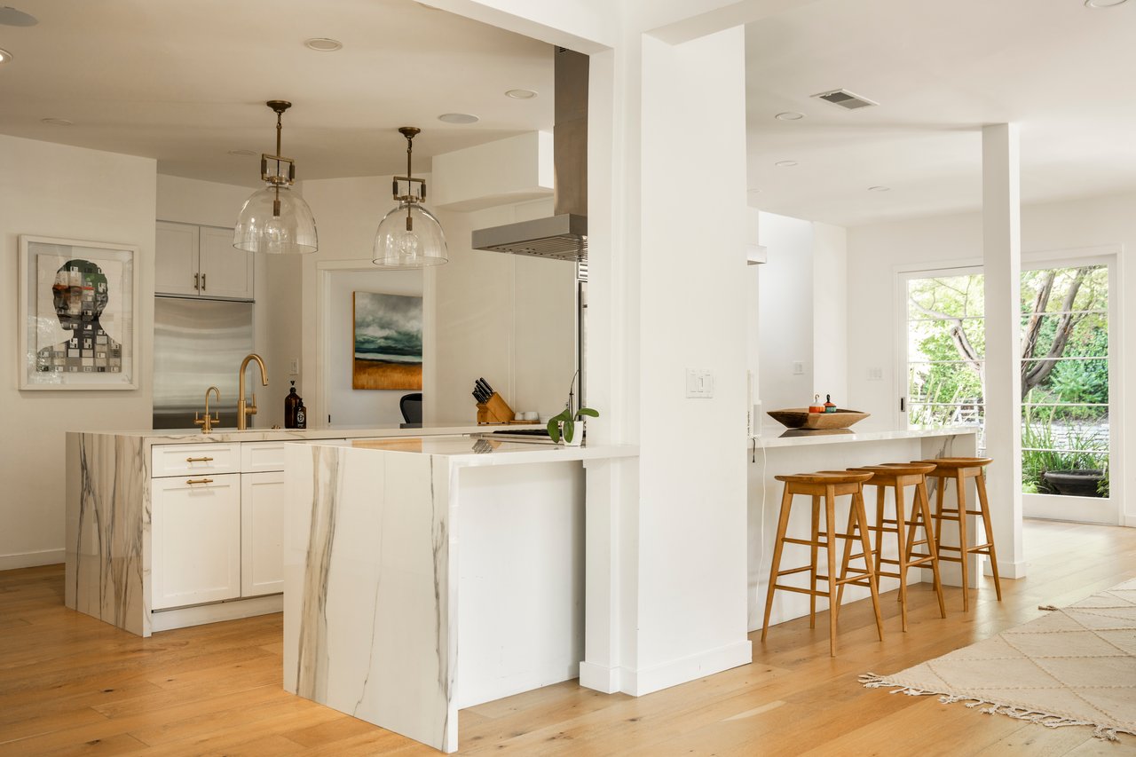 2410 Nichols Canyon Rd