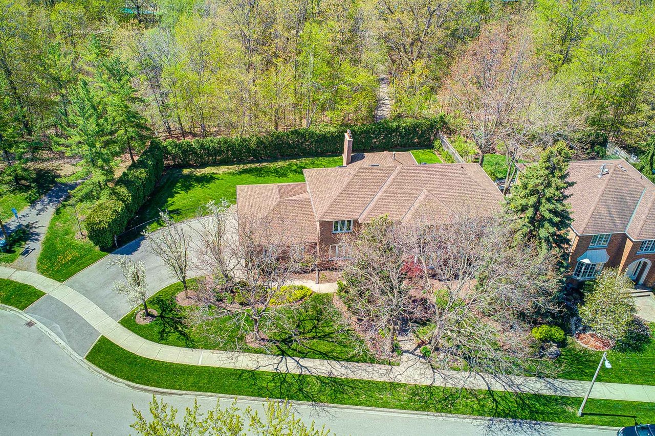 1296 Mapleridge Cres