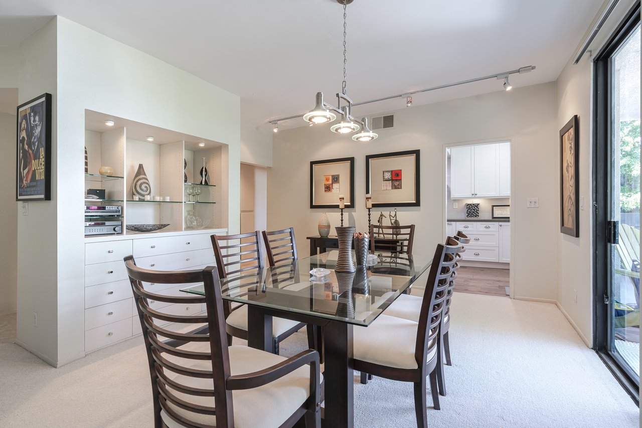 11322 Camarillo #201