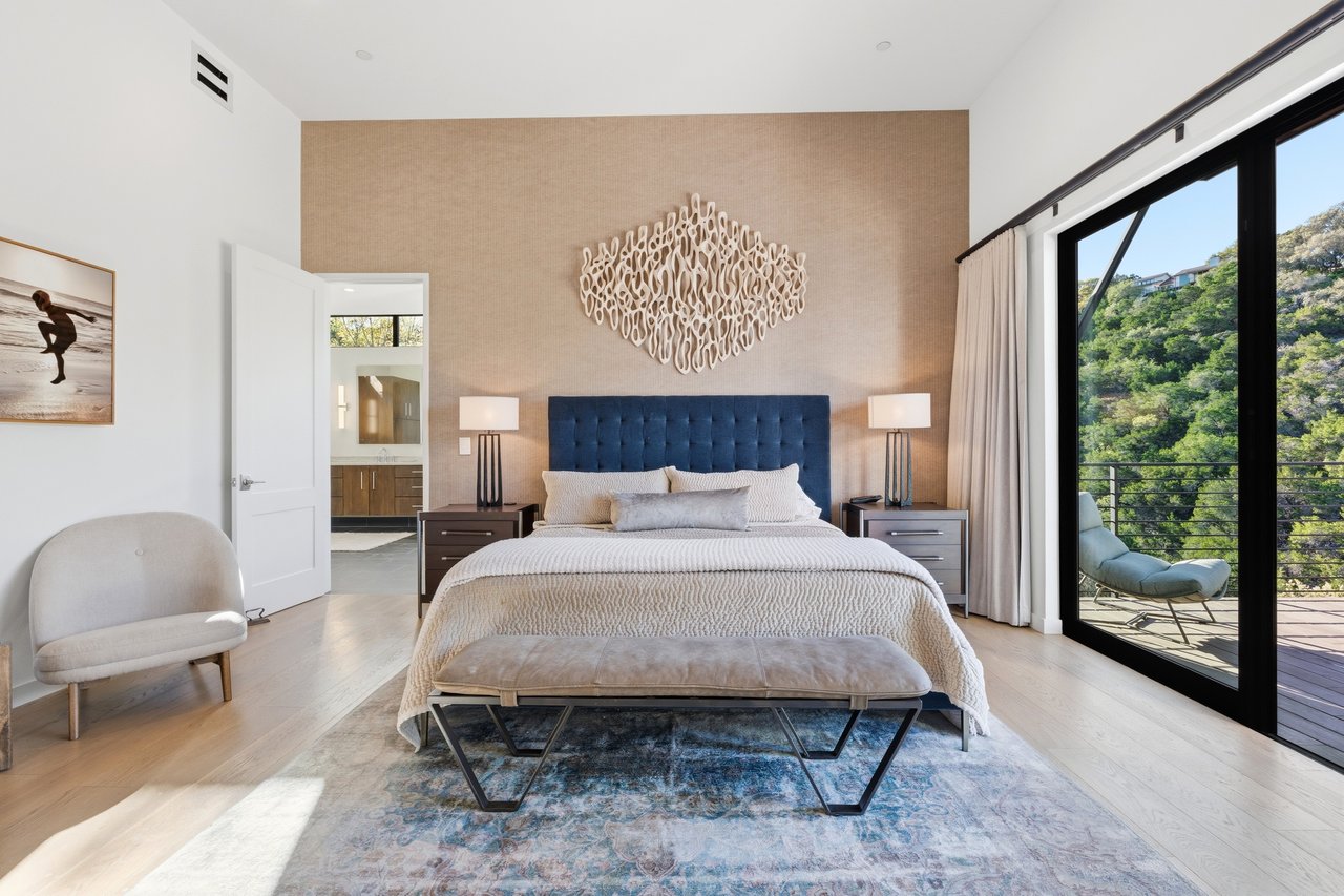 West Lake Hills Modern Sanctuary