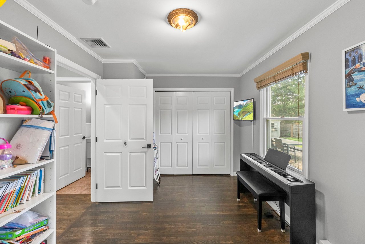 200 Hillside Ave, River Edge, NJ 07661