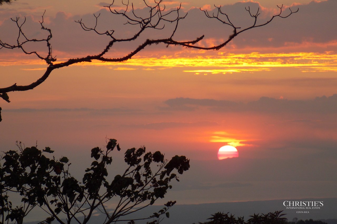 Prime Investment Opportunity: Costa Rica Oceanview Property
