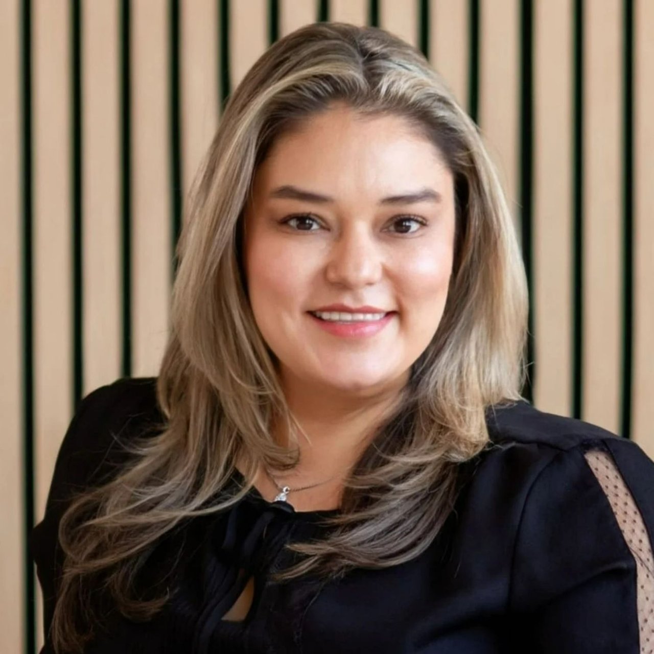 Kenia Flores Frisco, TX Real Estate Agent Headshot