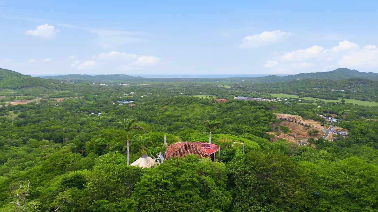 CASA EAGLE'S NEST - PALO VISTA - NEAR HUACAS