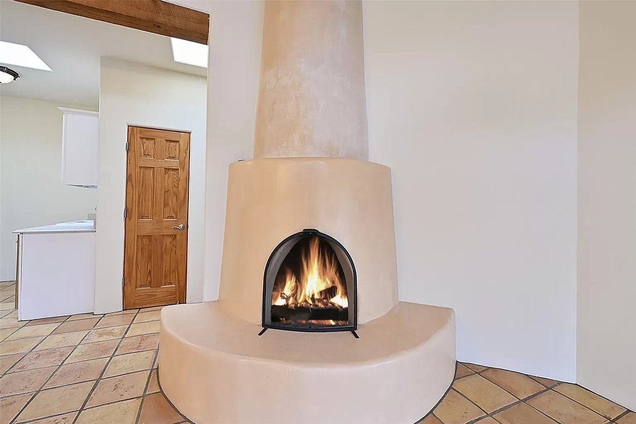 3246 La Paz Ln
