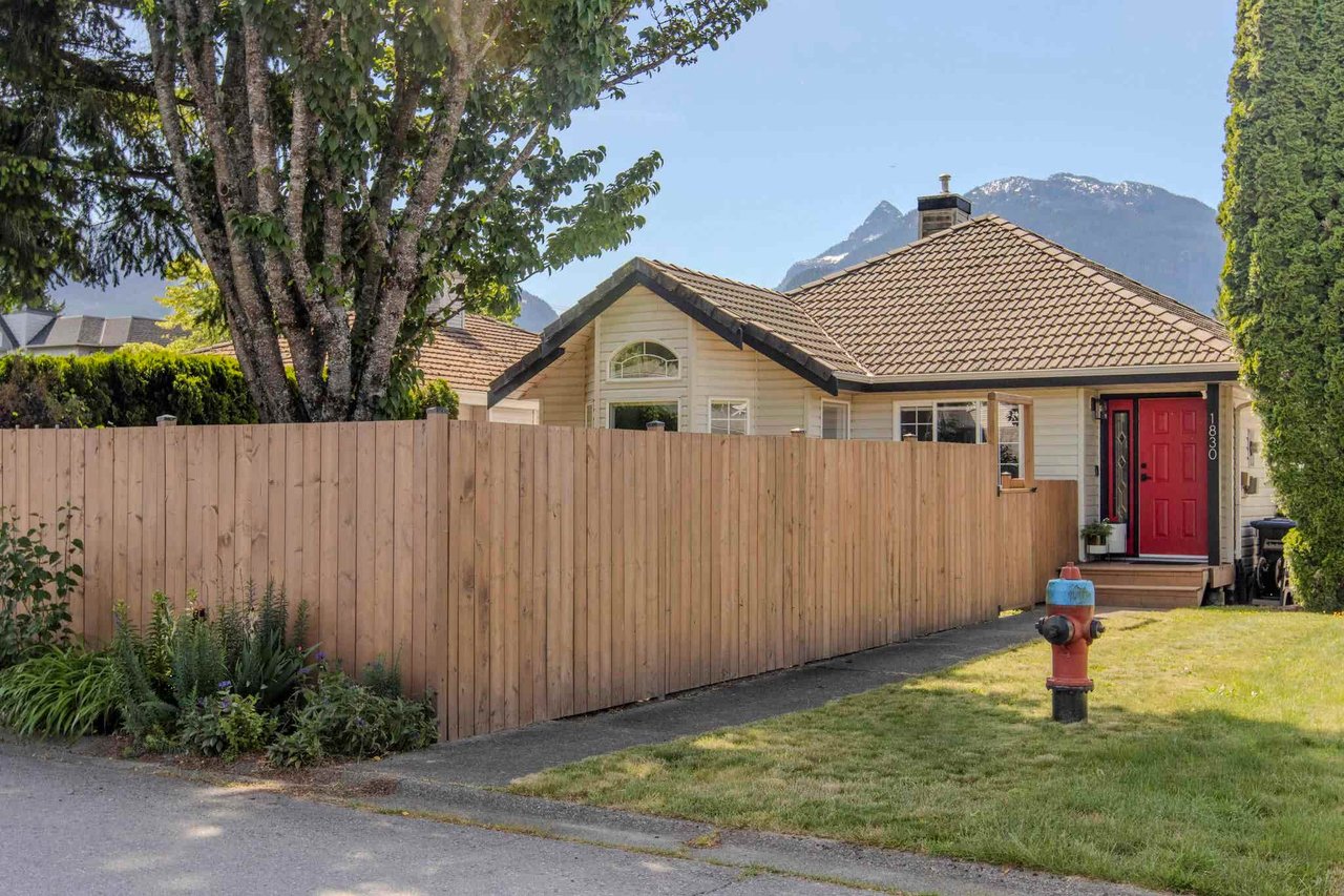 1830 Willow Crescent