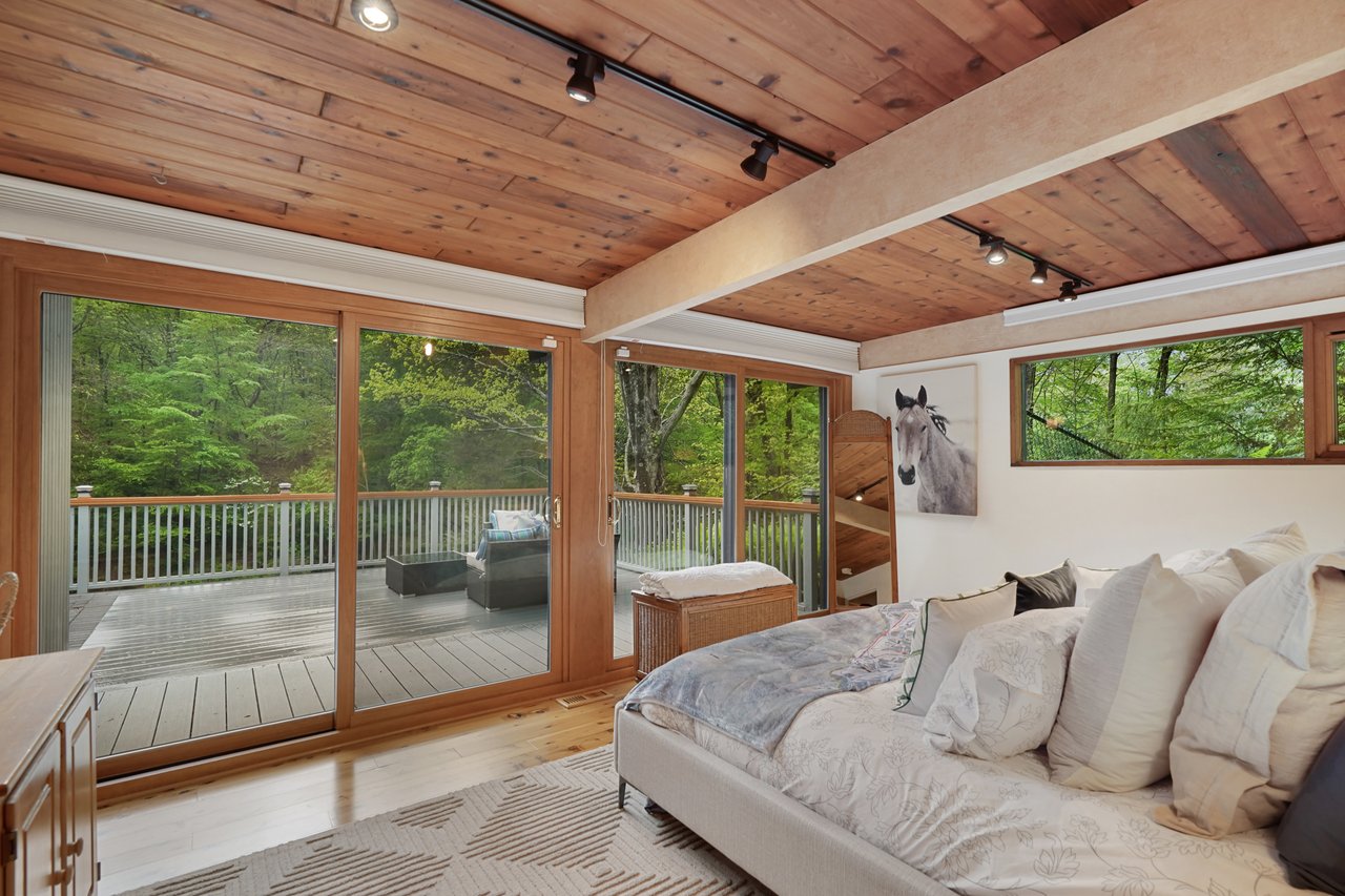 107 Middle Patent Road