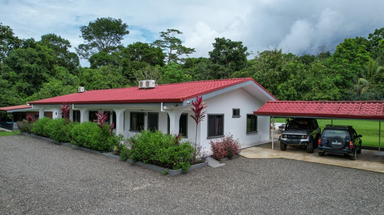 Versatile Multi-Unit Property with Income and Expansion Potential