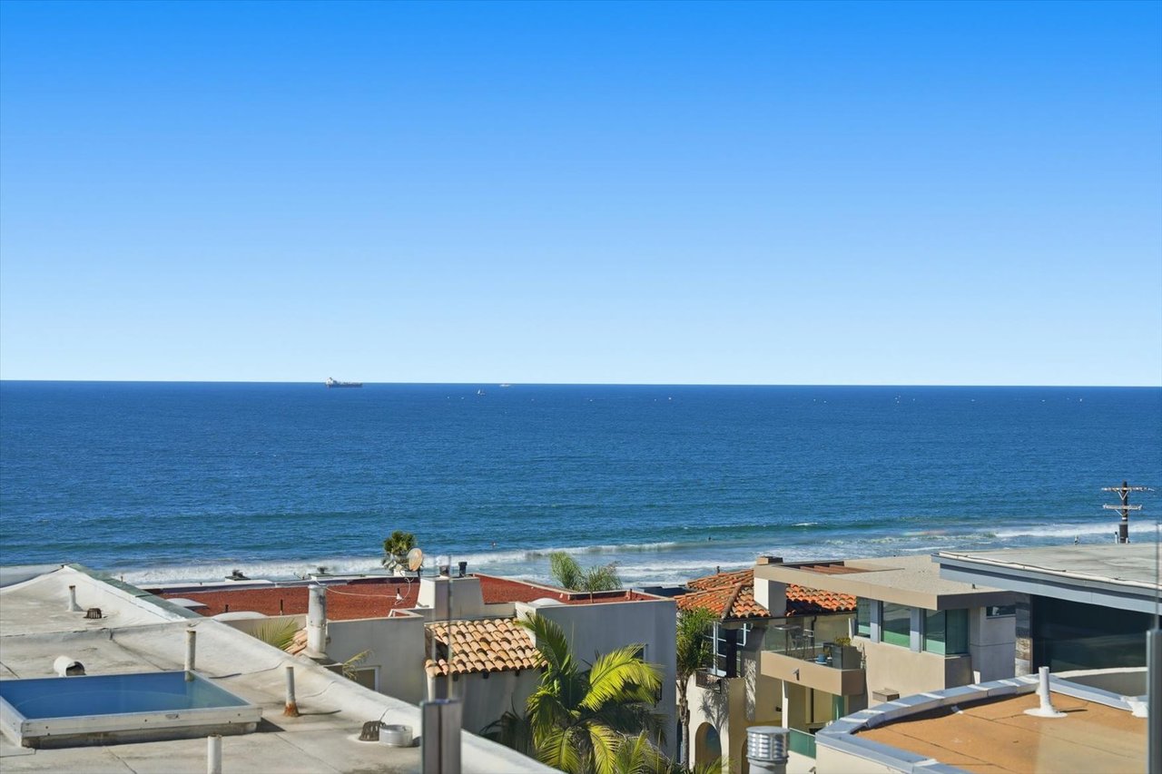  Steps from the Sand & Panoramic Views in Manhattan Beach