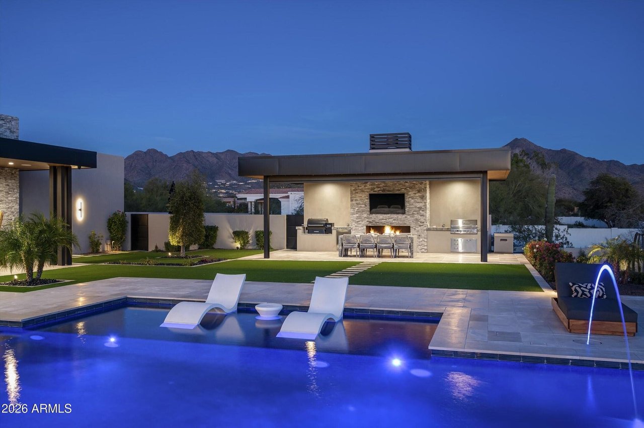 9245 E RIMROCK Drive