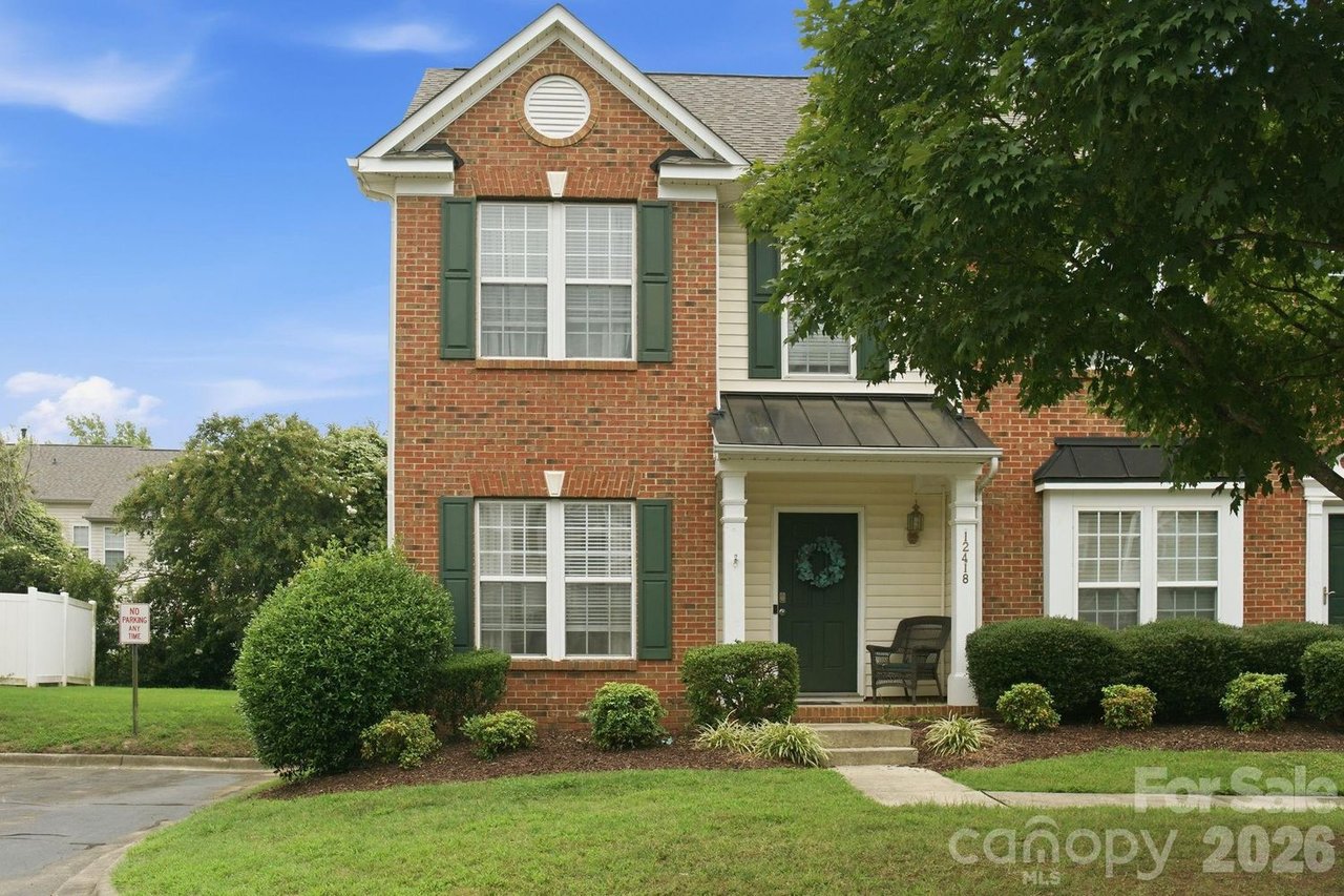 Steele Creek | Gem of an End-Unit